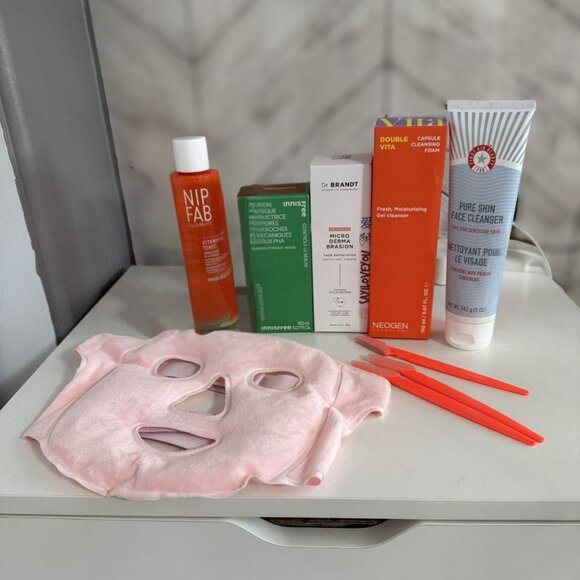 First Aid Beauty, Innisfree, Neogen & More Skincare Bundle - Picture 1 of 1